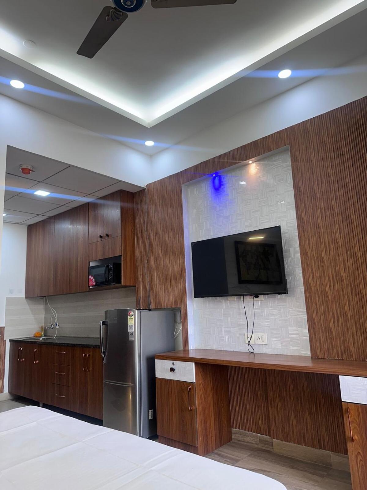 Hotel Velvet Greater Noida Exterior photo