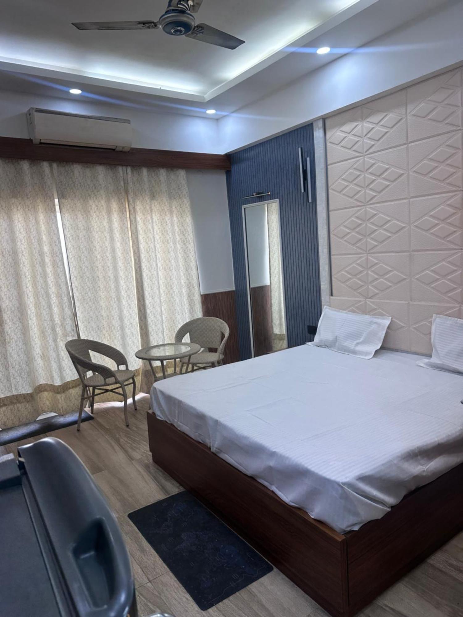 Hotel Velvet Greater Noida Exterior photo