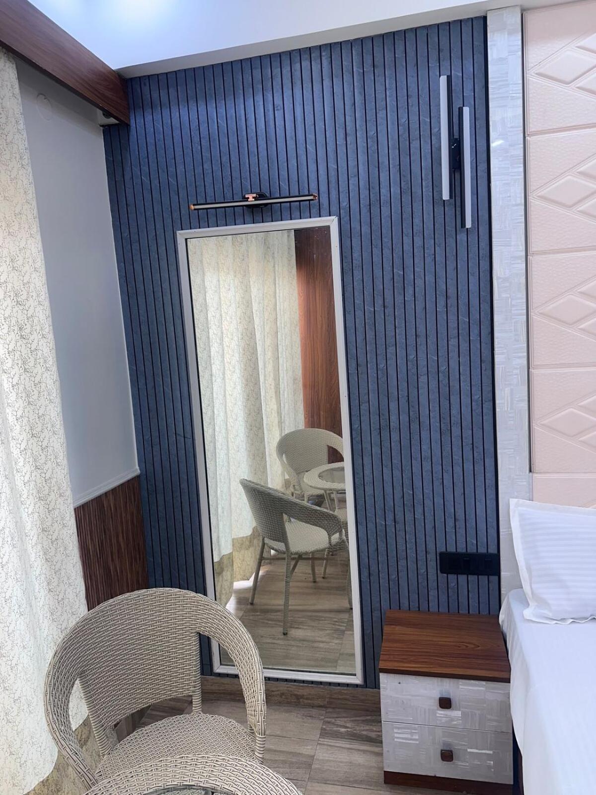 Hotel Velvet Greater Noida Exterior photo